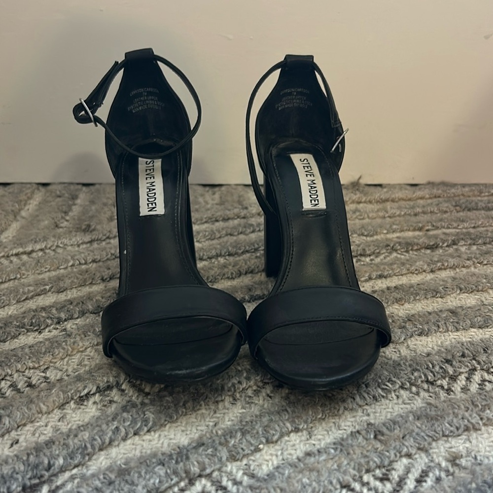 Black Steve Madden block heels